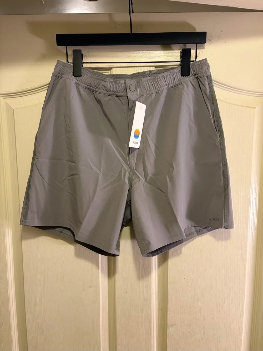 Vuori Men’s “Banks Resort” Short 7” Inseam w/ Brief Mesh Liner (M)